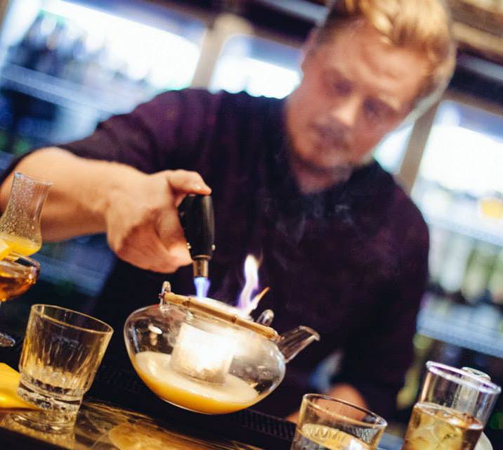 bild på I BAREN med Hampus Thunholm – Cocktail Daily Routine med Nikka, Umeshu och vaktelägg