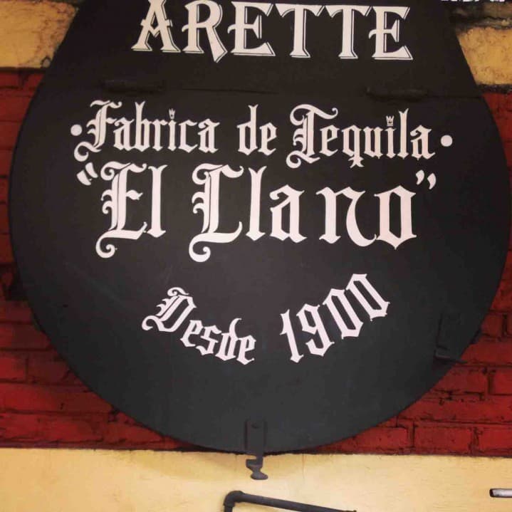 El Llano Den gamla kokaren från destilleriet El Llano som gör Tequila Arette i staden Tequila.